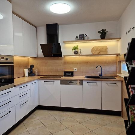 Beautiful Holiday Home "Villa Luka" Kaštel Štafilić Zewnętrze zdjęcie
