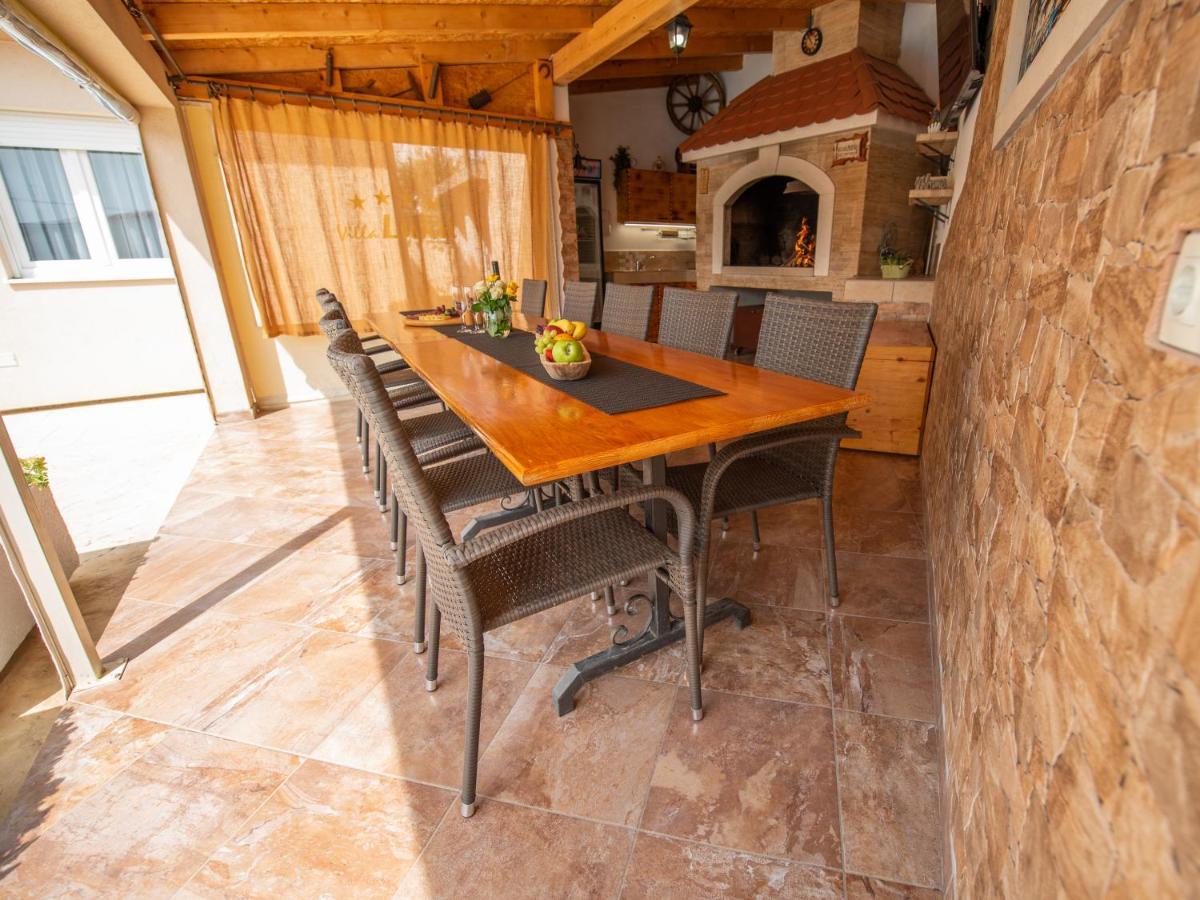 Beautiful Holiday Home "Villa Luka" Kaštel Štafilić Zewnętrze zdjęcie