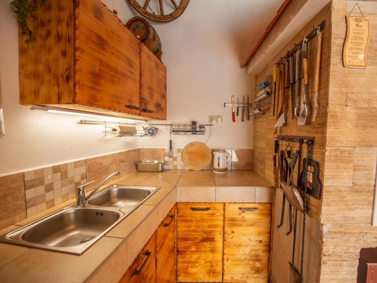 Beautiful Holiday Home "Villa Luka" Kaštel Štafilić Zewnętrze zdjęcie